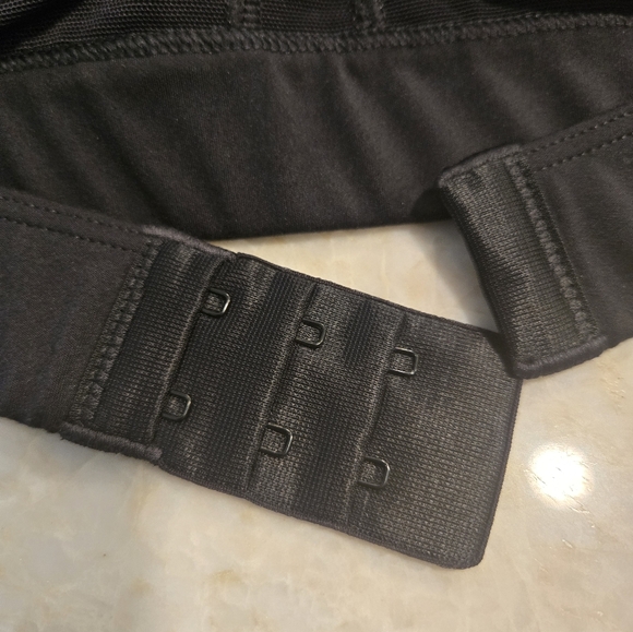 Gymshark Black Racerback Sports Bra Medium Support - Picture 5 of 5